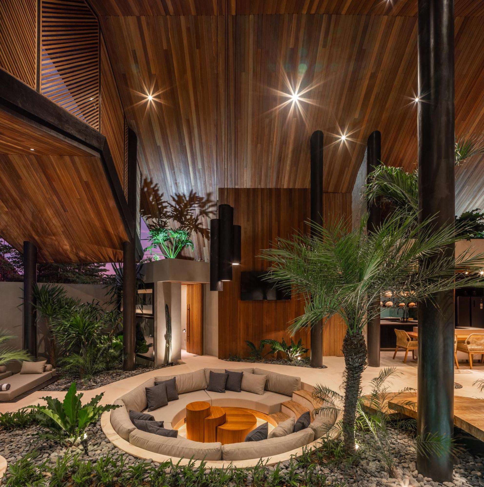 Villa Feh Bali By House Of Winds - Neo Tropical Eden Near Canggu 캐로보칸 외부 사진
